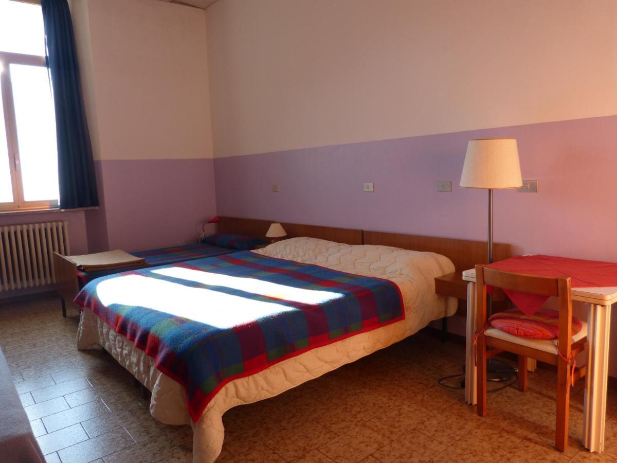 Ostello Al Deserto Chiavenna Exterior foto