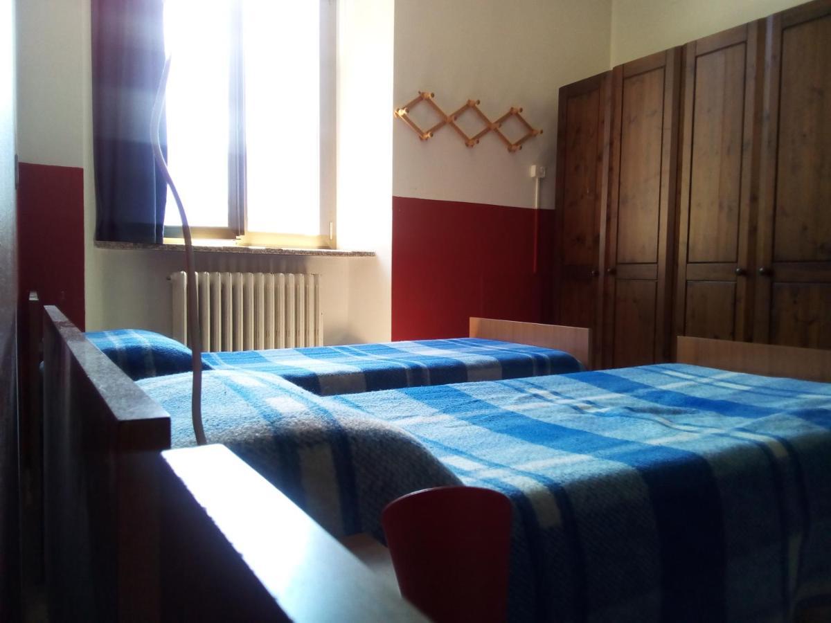 Ostello Al Deserto Chiavenna Exterior foto